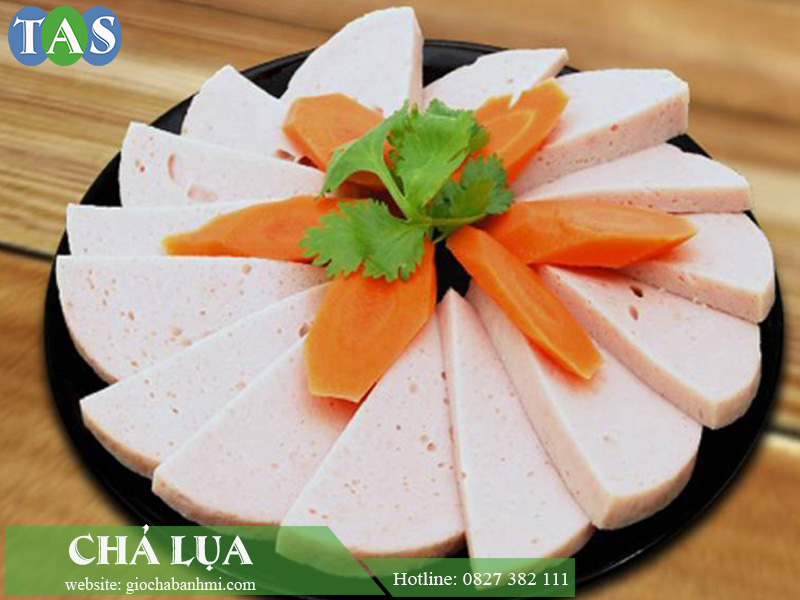 món giò lụa gói lá truyền thống